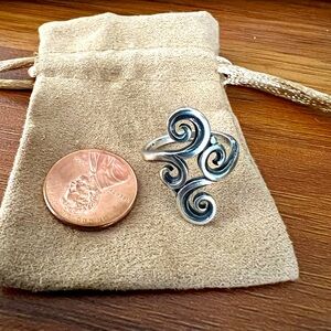 Retired James Avery Long Swirl Ring Size 5.5